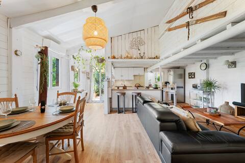 Beautiful, atypical cottage, amid olive trees.