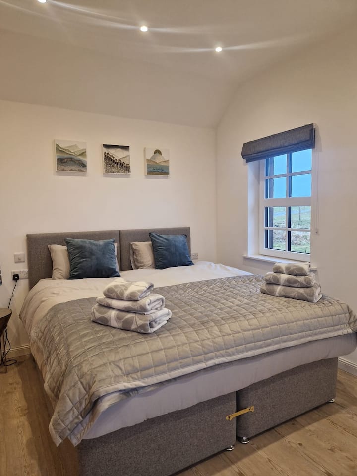 Super King bed, can be divided into two full single sized beds