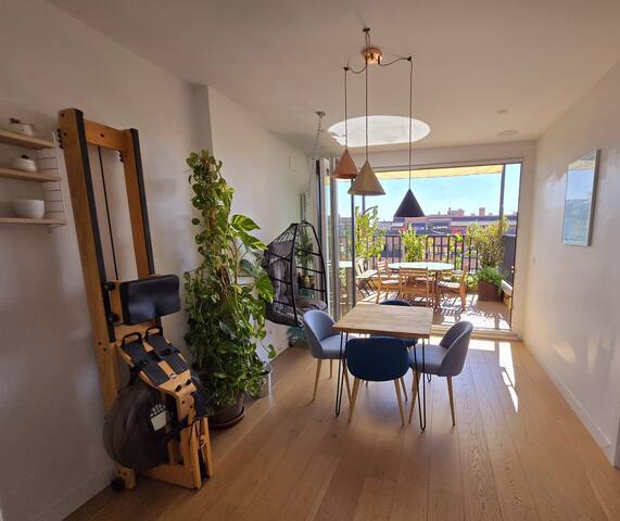 Espectacular ático con piscina gallery image 2