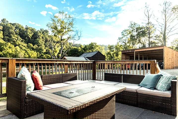 Jones Farm Venue and Cabins managed Airbnb listing 2