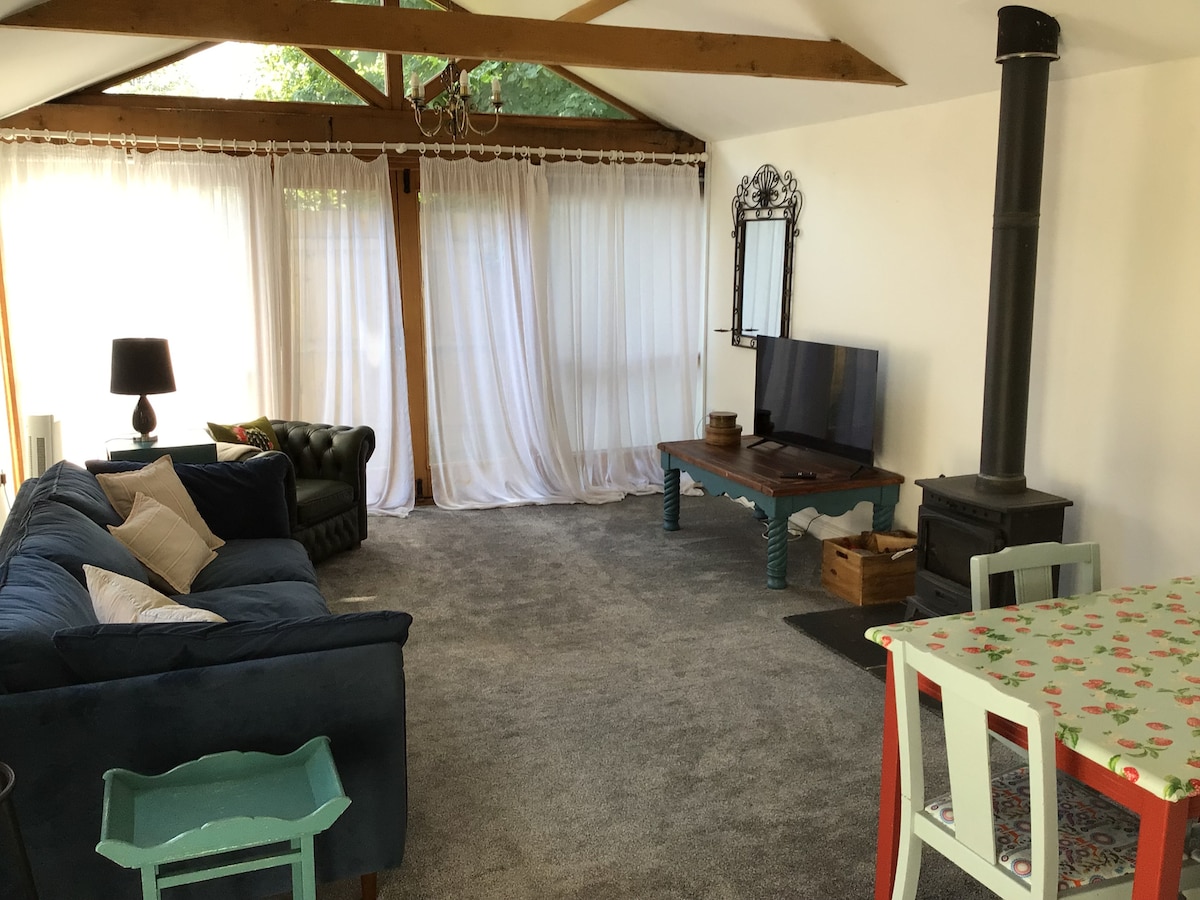 Popular Airbnb listing: The Stables in Rugby