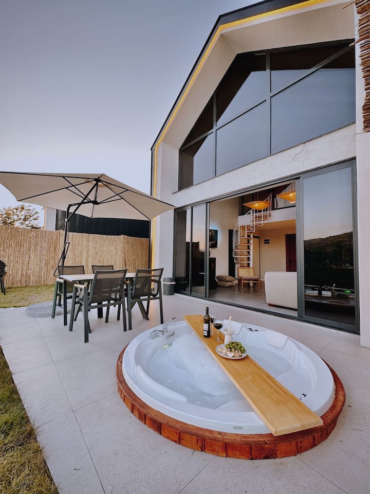Bohemi Villa&Bungalow I *Garden with Hot Tub *Fireplace