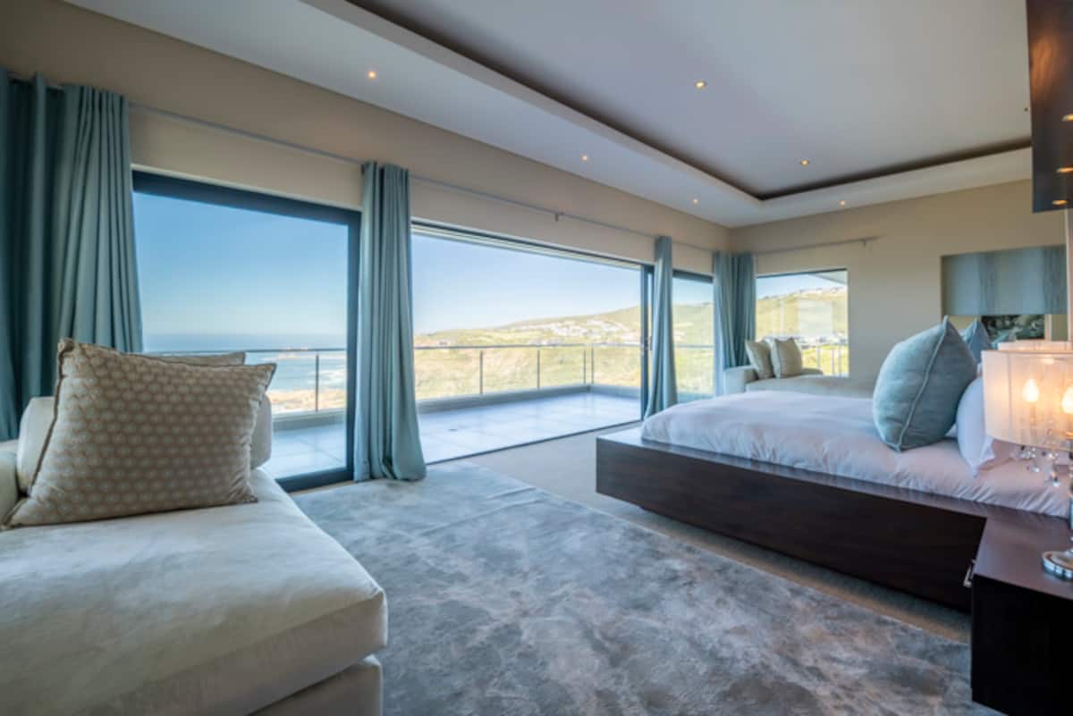 Main bedroom seating