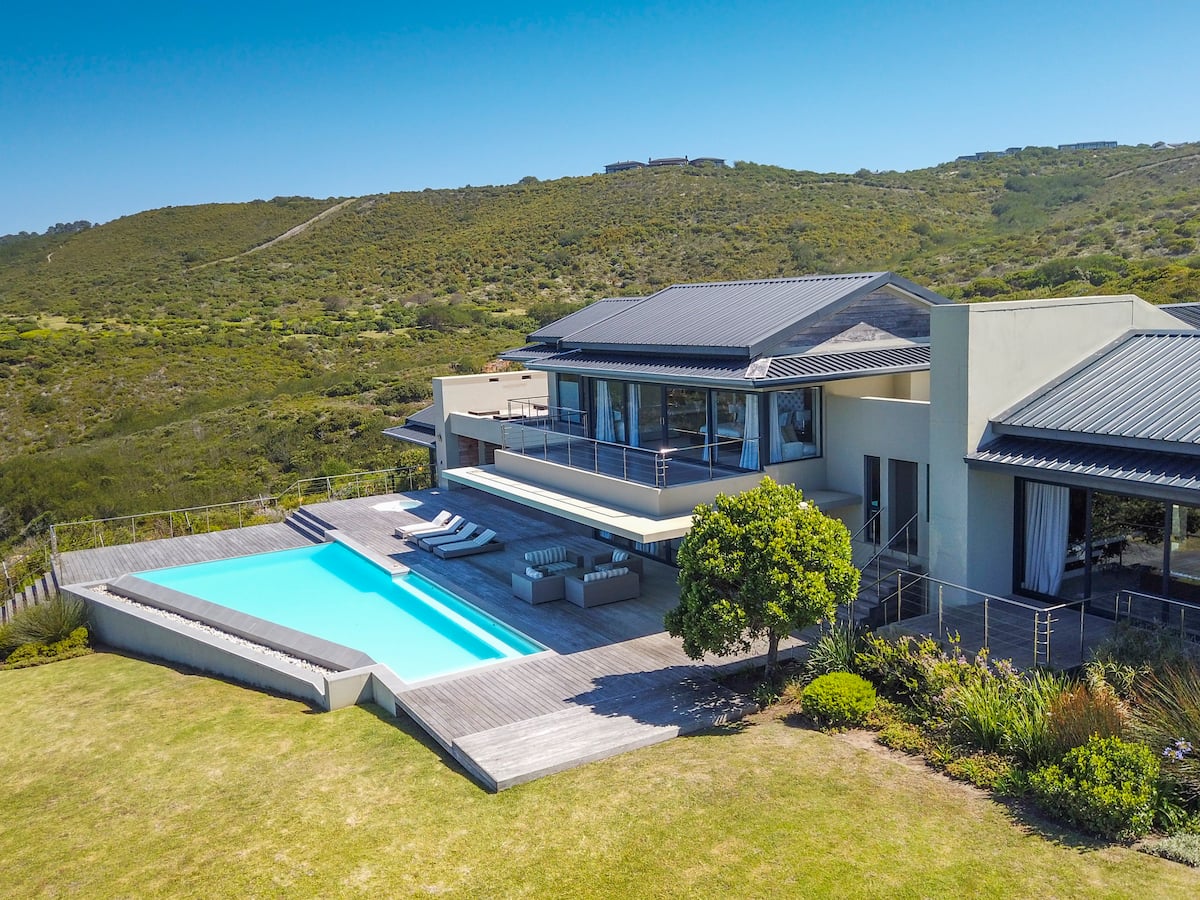 Villa Oasis exterior view
