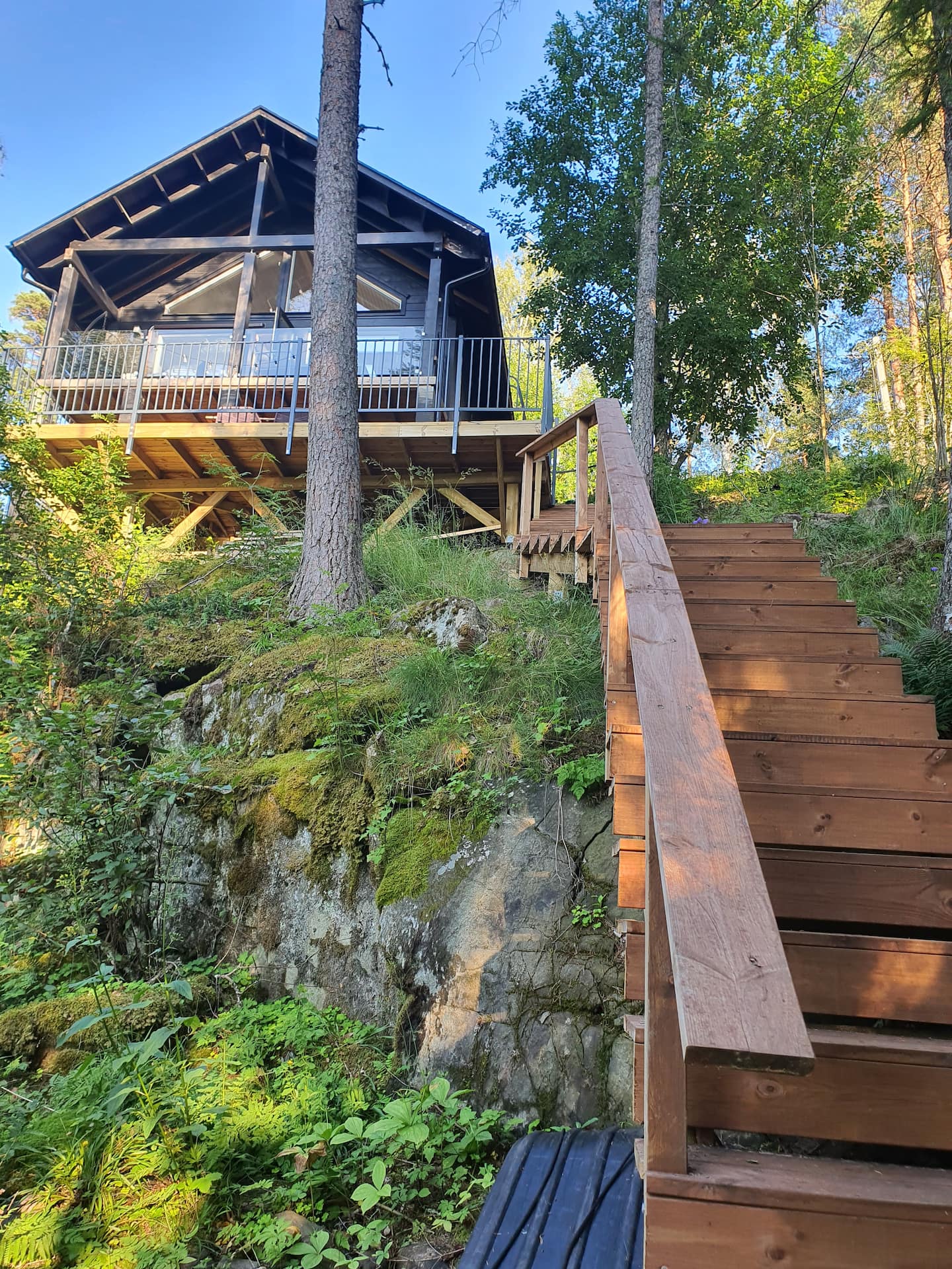 Cosy Lakeside Cottage Retreat 2