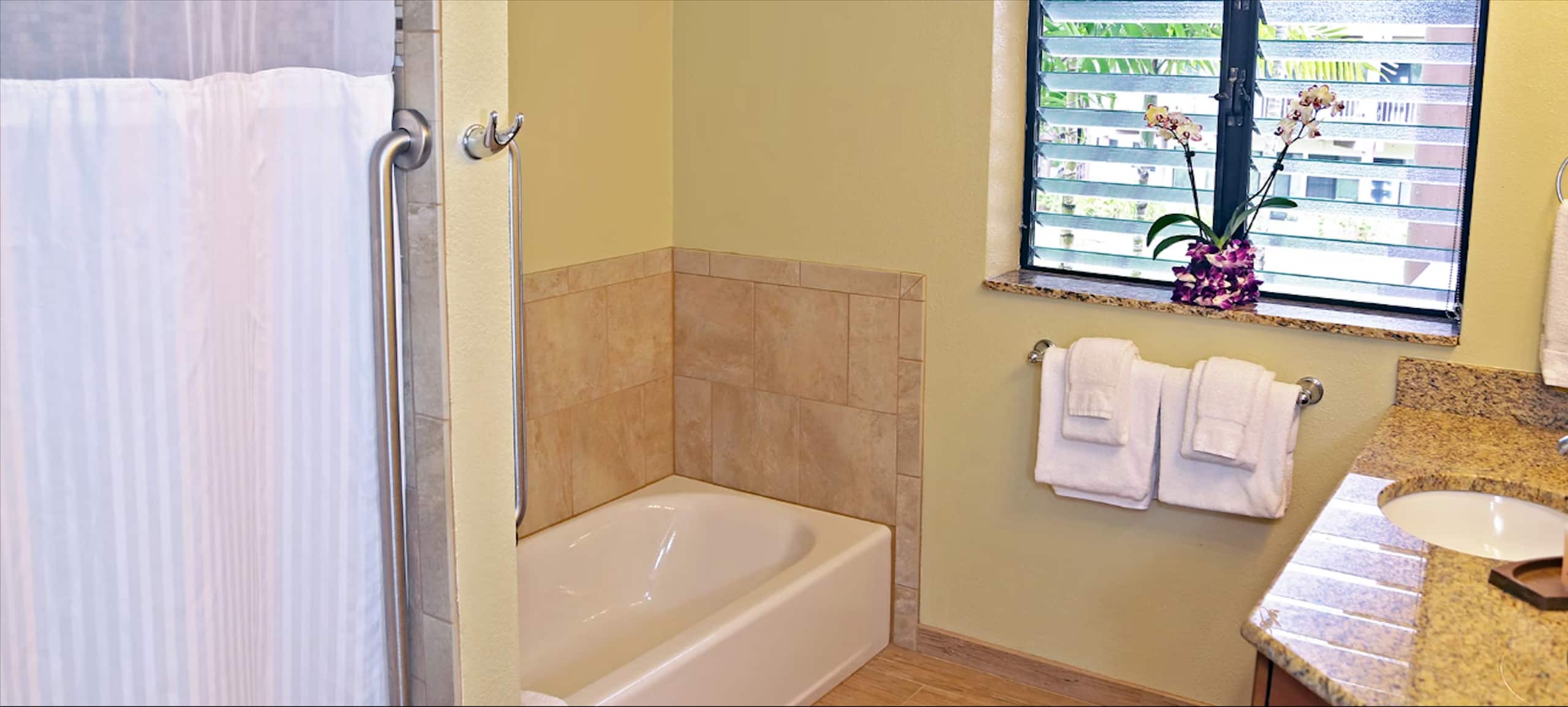 Condo in Princeville · ★5.0 · 1 bedroom · 2 beds · 1 bath - Image 6