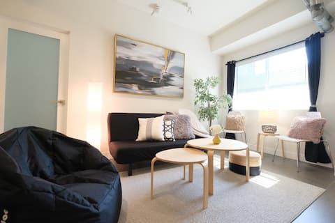 Top performing Airbnb: Cozy 2 Bedroom Retreat in Vibrant DTLA Awaits! in Downtown