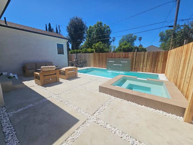 The Wind of Burbank gallery image 3