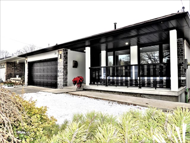 Modern 3B/3W Home in Lux Area Near Downtown