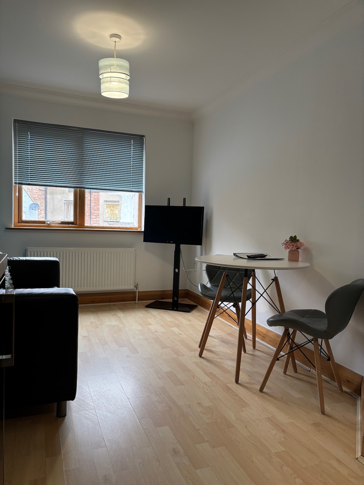 Apt 5A Central by river 1 Bed Apartment