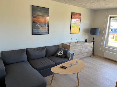2023 renovated townhouse - city and beach 10 min walk