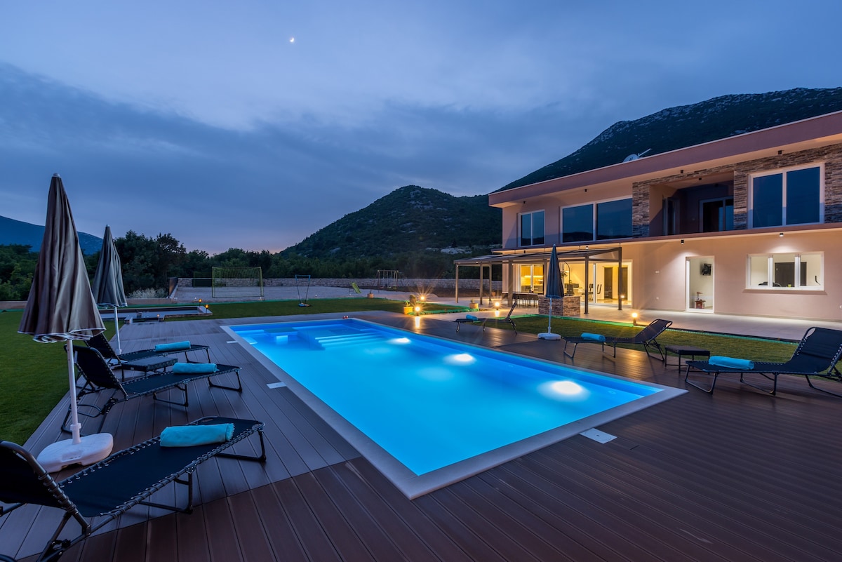 villa sky · Villa Sky D Omiš 10 people, luxury villa
