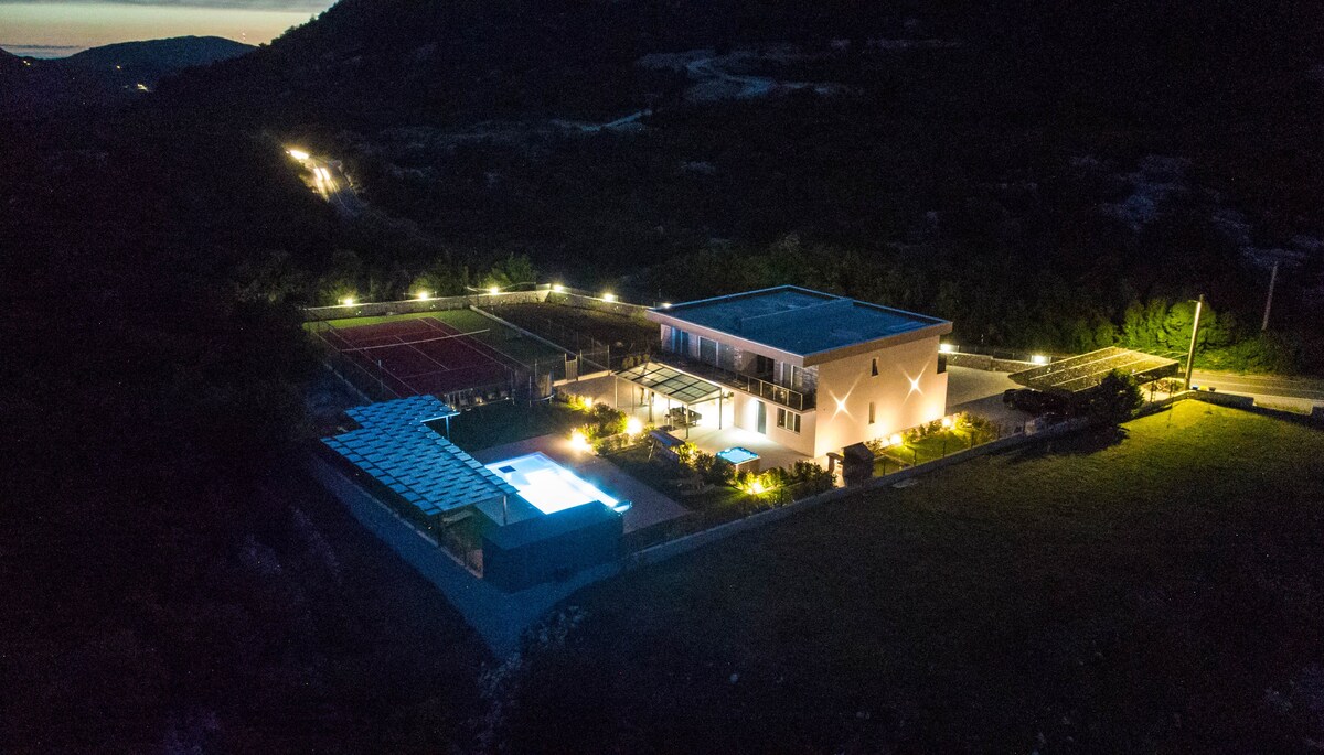 villa sky · Villa Sky D Omiš 10 people, luxury villa