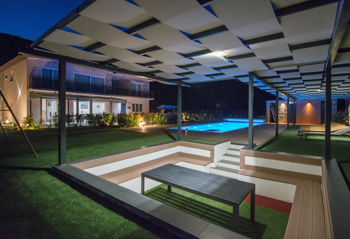 villa sky · Villa Sky D Omiš 10 people, luxury villa