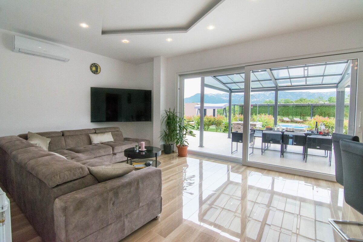 villa sky · Villa Sky D Omiš 10 people, luxury villa