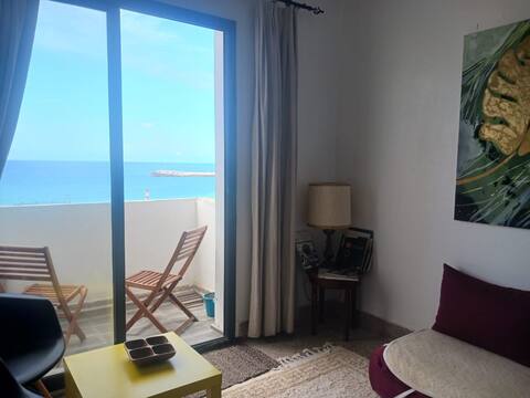 artist residency with sea view