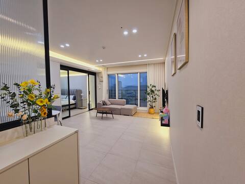 Near the seaside,
like a
hotel.Luxury 
emotional accommodation. View
restaurant - Long-term accommodation. Available for rent on the day