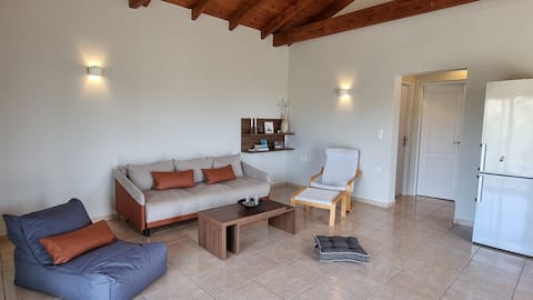 Successful Airbnb property: Keratea Hillside House in Δήμος Λαυρεωτικής