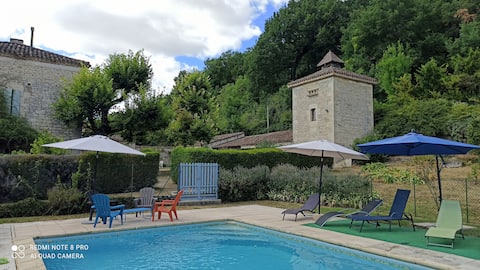 Character cottage in Lot