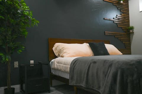 Art District Loft 14 - Sleeps Five!