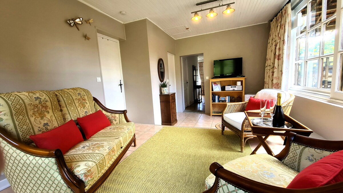 Top performing Airbnb: Le Blanquier a Cosy Gîte with private pool in Dordogne