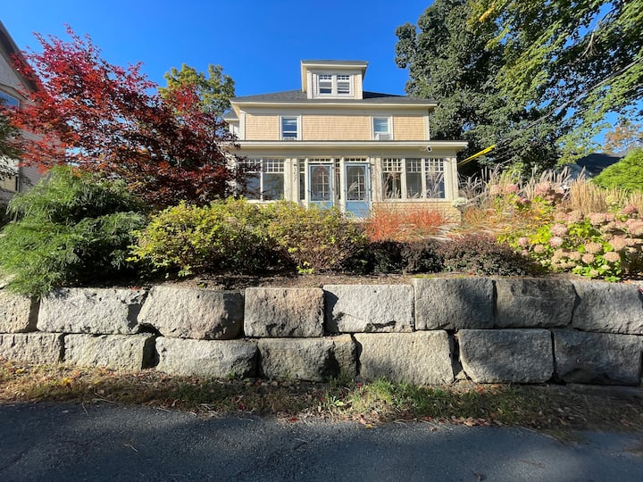 Historic Downtown Bridgewater King Bed, Parking - Bridgewater