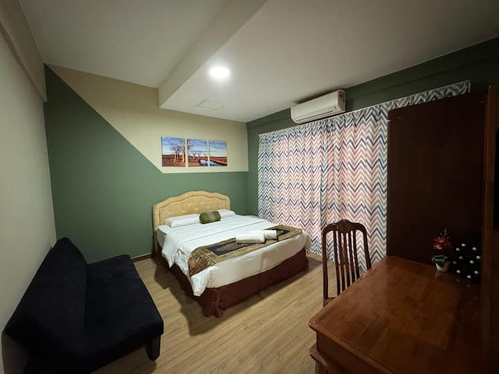 Repintado recientemente en junio de 2025
1 cama queen.
1 sofá cama
