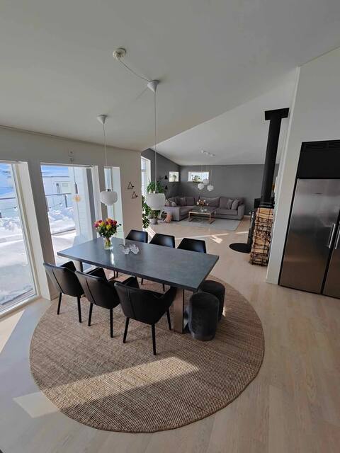 Spacious single level villa