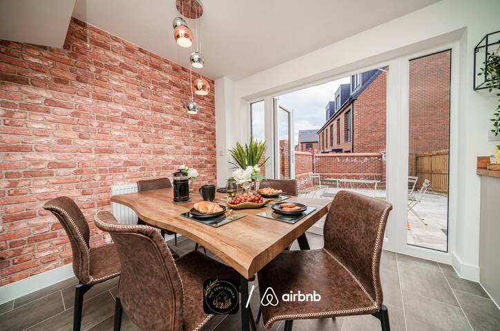 3 Bedrooms, Parking, Trafford, Salford & MCRCentre gallery image 4