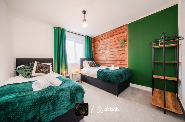 3 Bedrooms, Parking, Trafford, Salford & MCRCentre gallery image 2