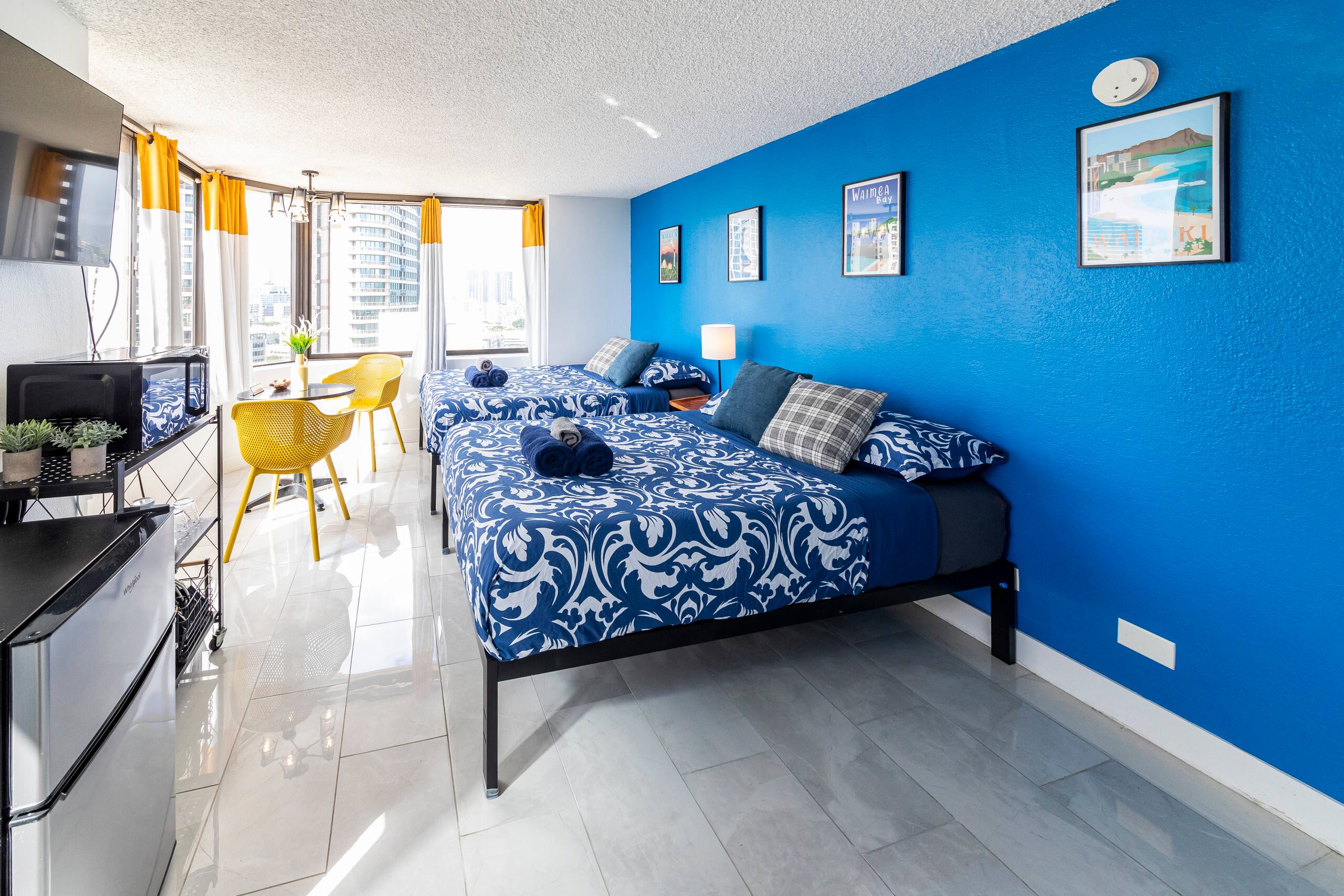 Condo in Honolulu · ★4.65 · Studio · 2 beds · 1 private bath - Image 15