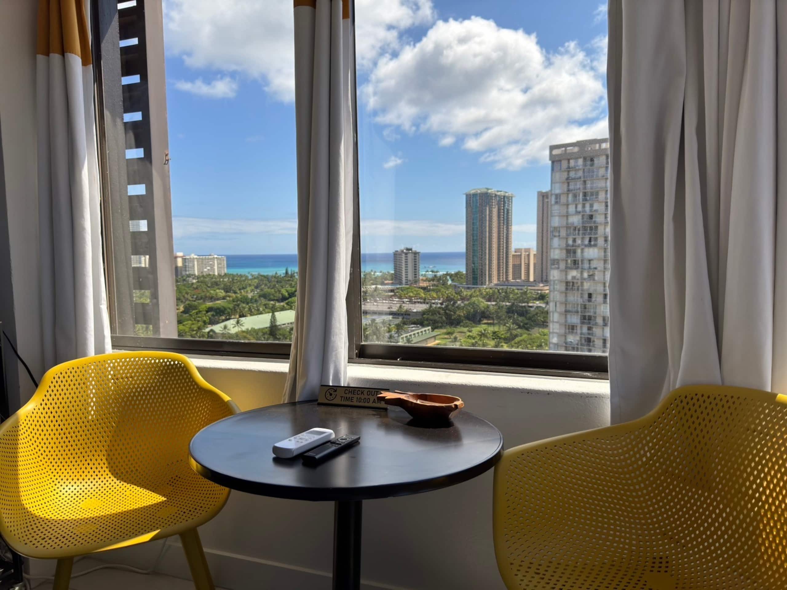 Condo in Honolulu · ★4.58 · Studio · 2 beds · 1 shared bath - Image 20