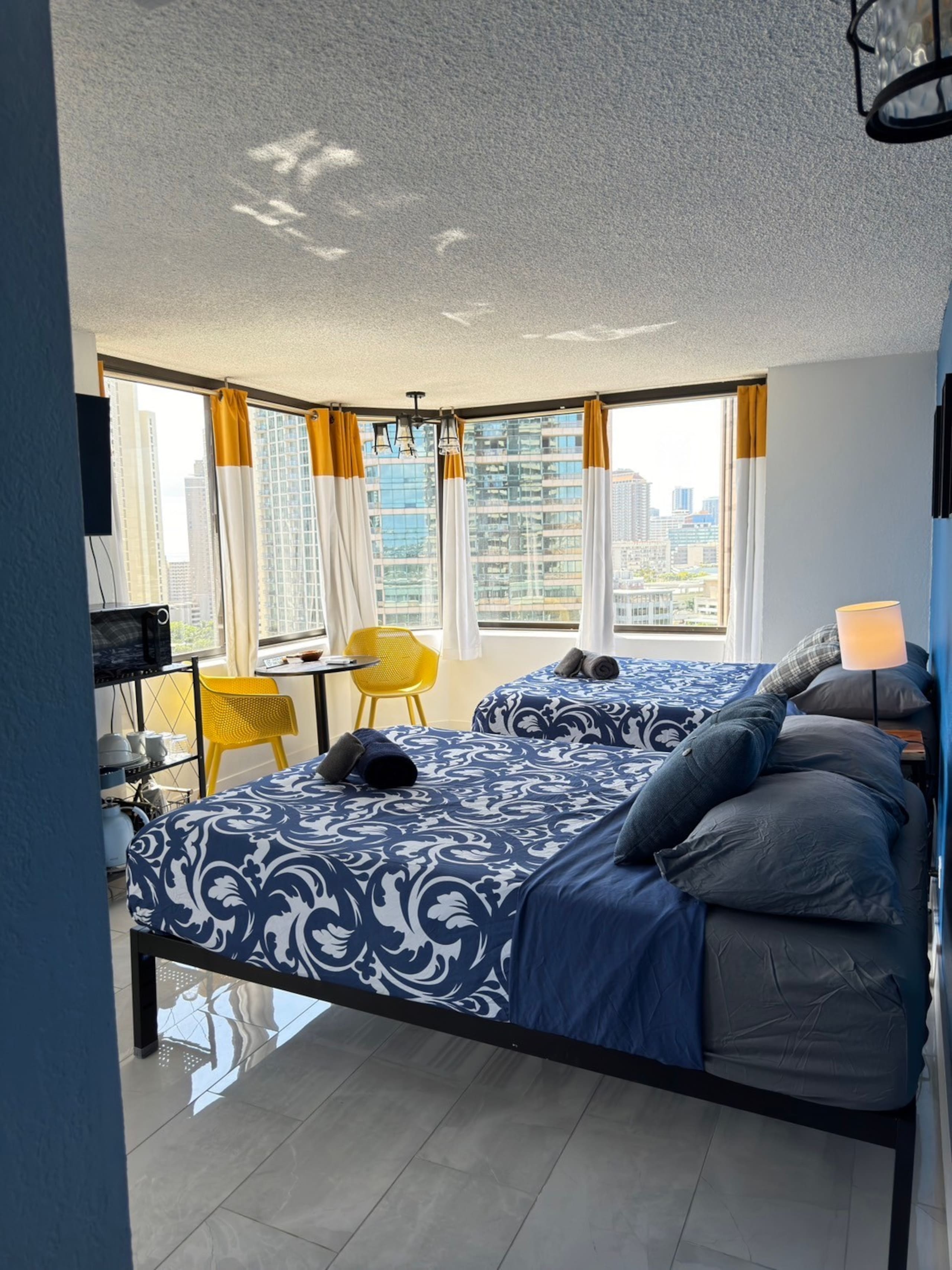 Condo in Honolulu · ★4.58 · Studio · 2 beds · 1 shared bath - Image 17