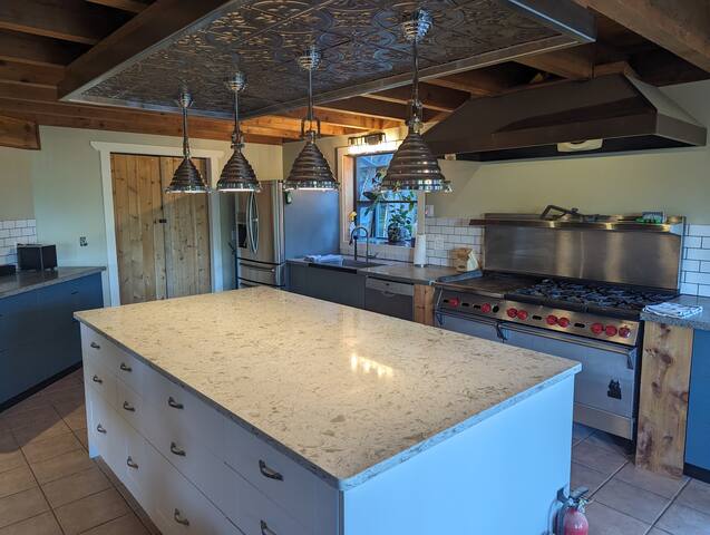 Galiano Grow House Farm Stay gallery image 2