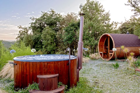 Rural luxury, sensory garden, privacy and spa