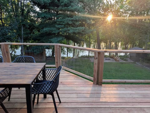 Sunset Shores - River View, King Beds, Soaker Tub