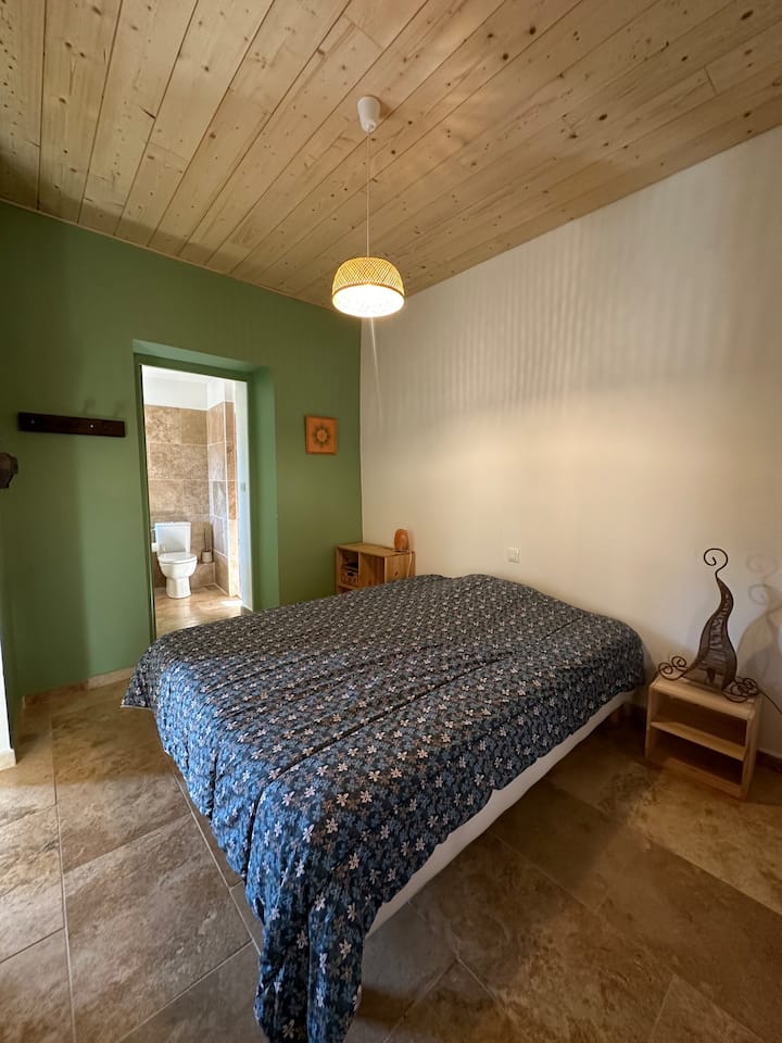 საძინებელი 1