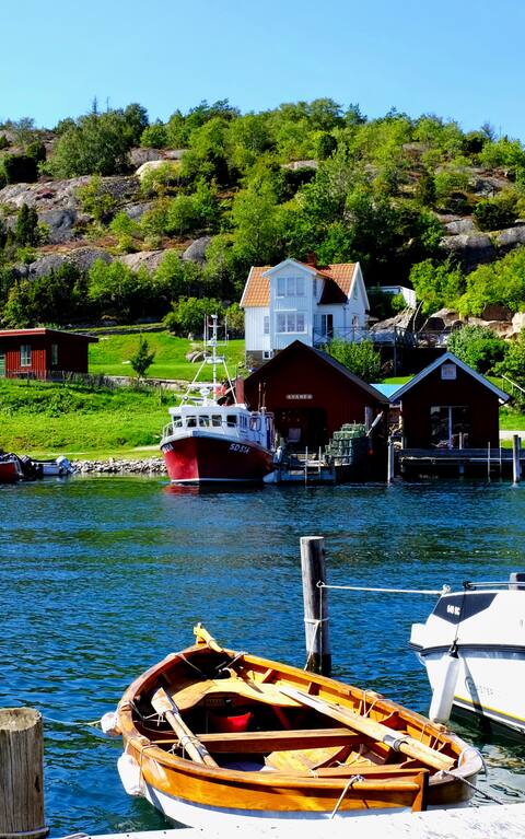 Archipelago cabin by the sea
