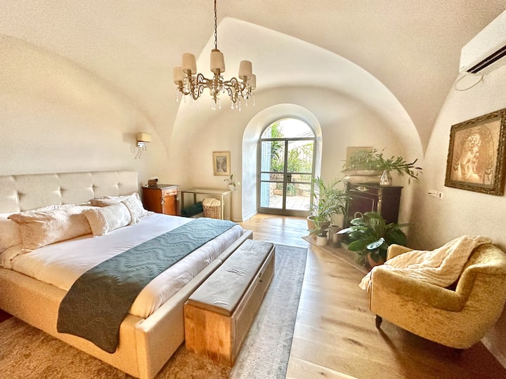 საძინებელი 1