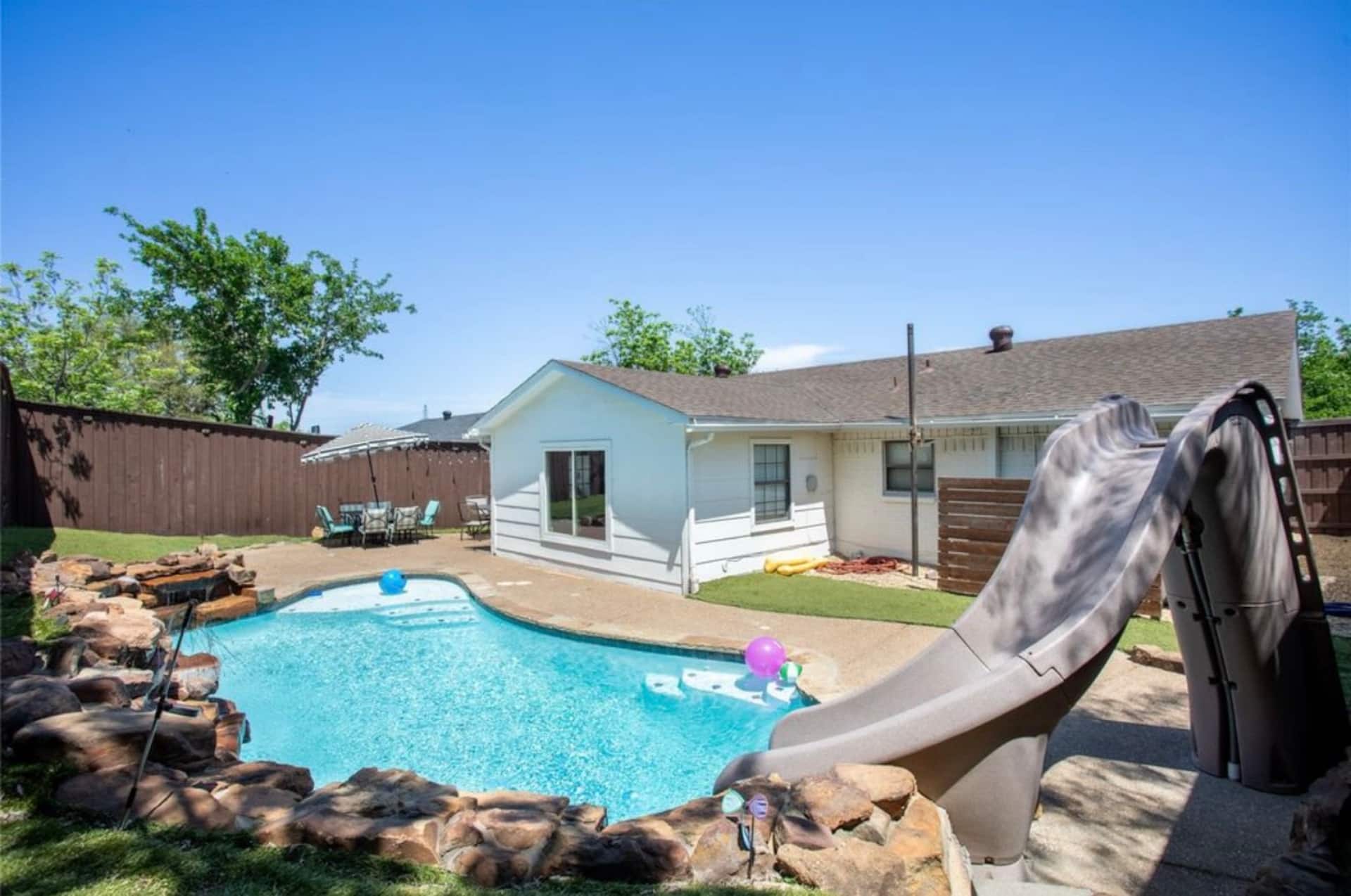 West Dallas Pool House
