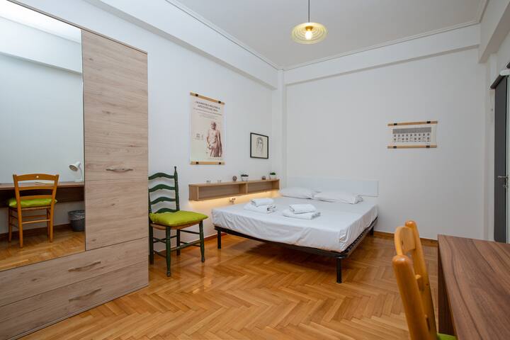 Comfy Apartment In Exarchia Vibrant Neighborhood