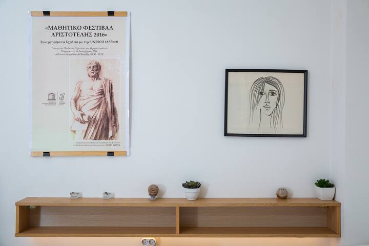 Comfy Apartment In Exarchia Vibrant Neighborhood gallery image 4