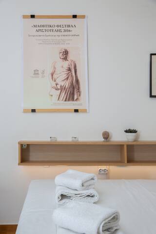 Comfy Apartment In Exarchia Vibrant Neighborhood gallery image 2