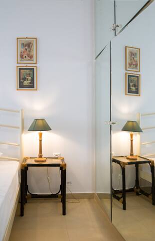 Cute Retro Apartment In Exarchia Neighborhood gallery image 5