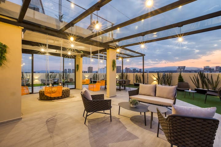 Roomy & Trendy Apt | 2 Rooftops: Zen & Fire Pit