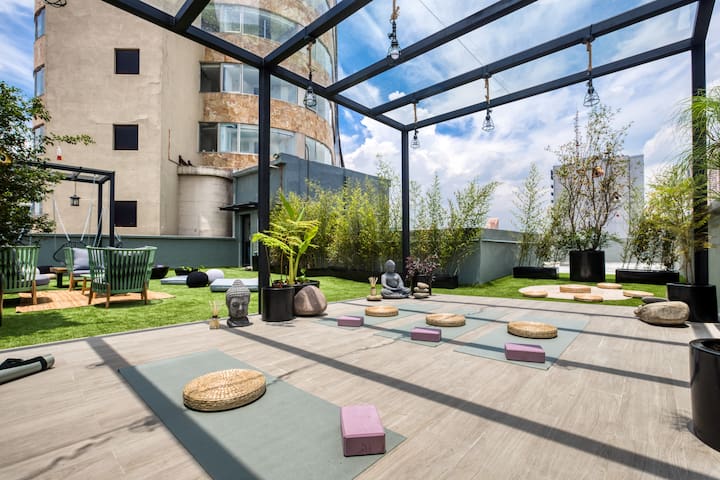 Cool Shared Rooftops+Gym+ B/Center | Chic Apt