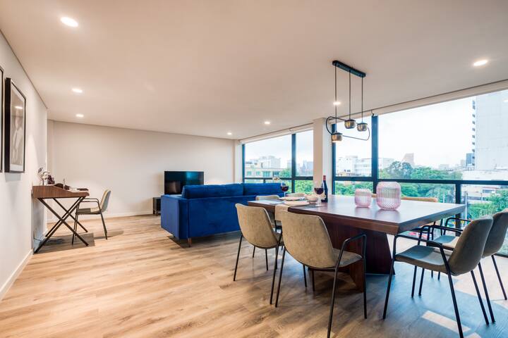 Cool Shared Rooftops+Gym+ B/Center | Chic Apt gallery image 5