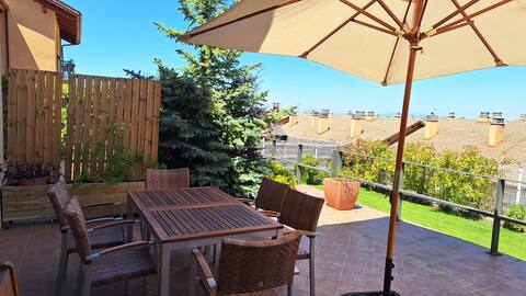 El Rosal. Garden stay between golf and mount