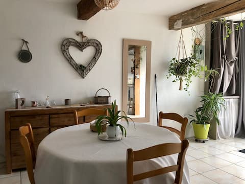 two-bedroom house on the outskirts of Toulouse