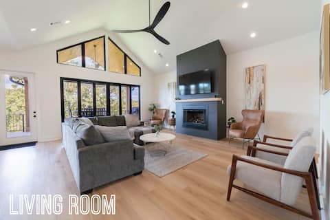 Popular Airbnb listing: Opulent Lakeside Oasis - Mountain View in Rockwell